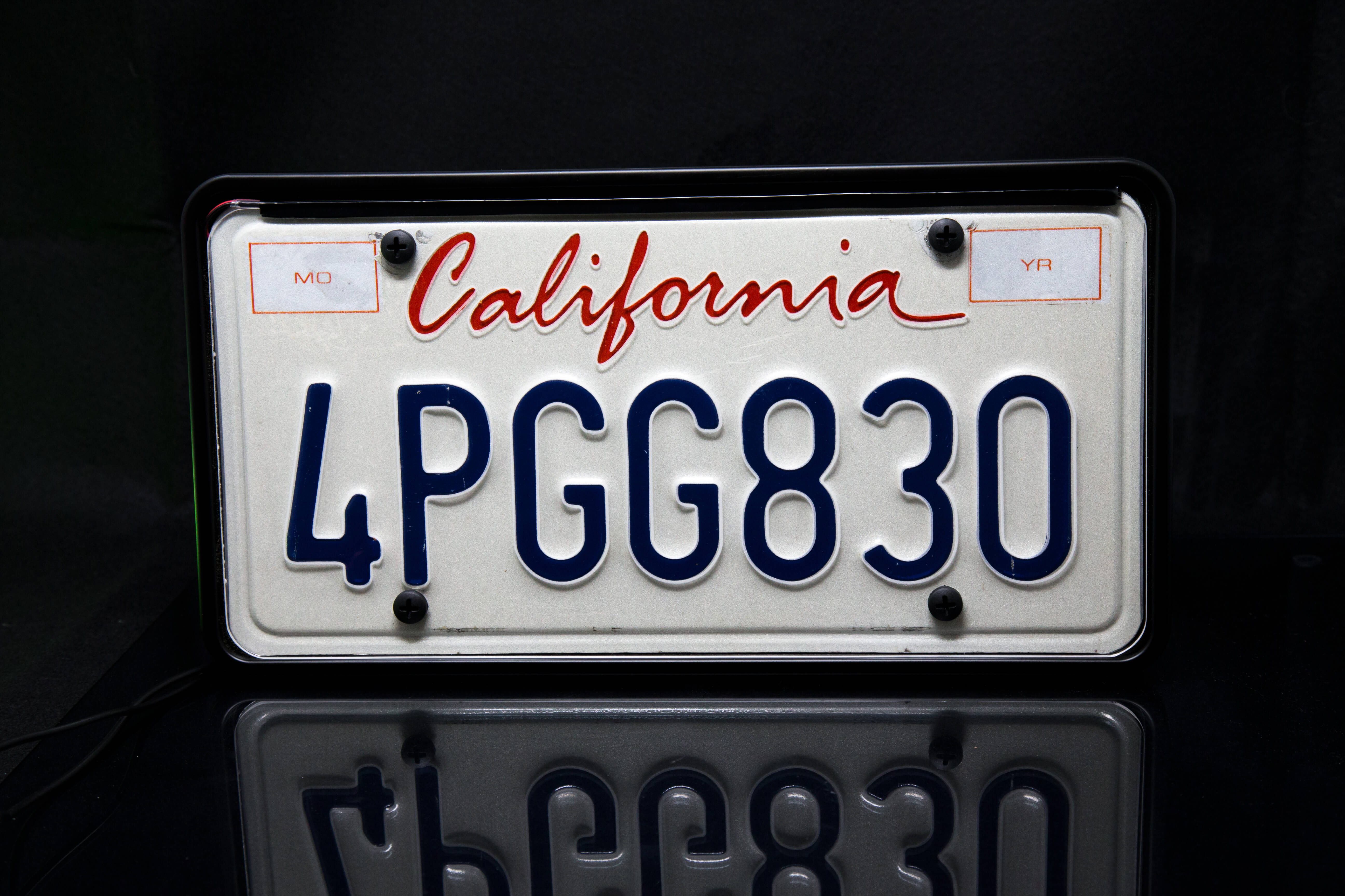 Car) Kit 1P L.E.D license plate cover [Single Cover] – Illum